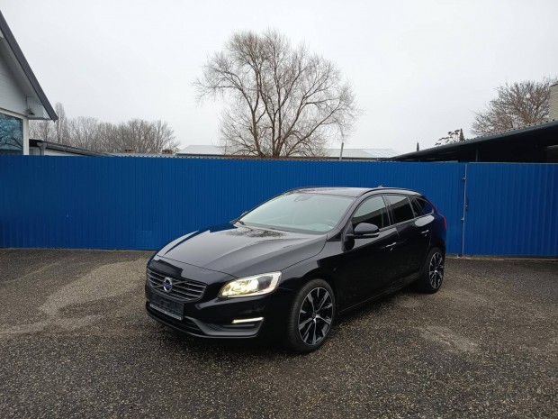 Volvo V60 2.0 D [D4] Kinetic EURO6 S&S Navi BLU...